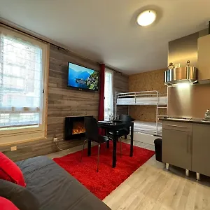 Appartement Le Chaleureux Cocon Rouge, Ustou